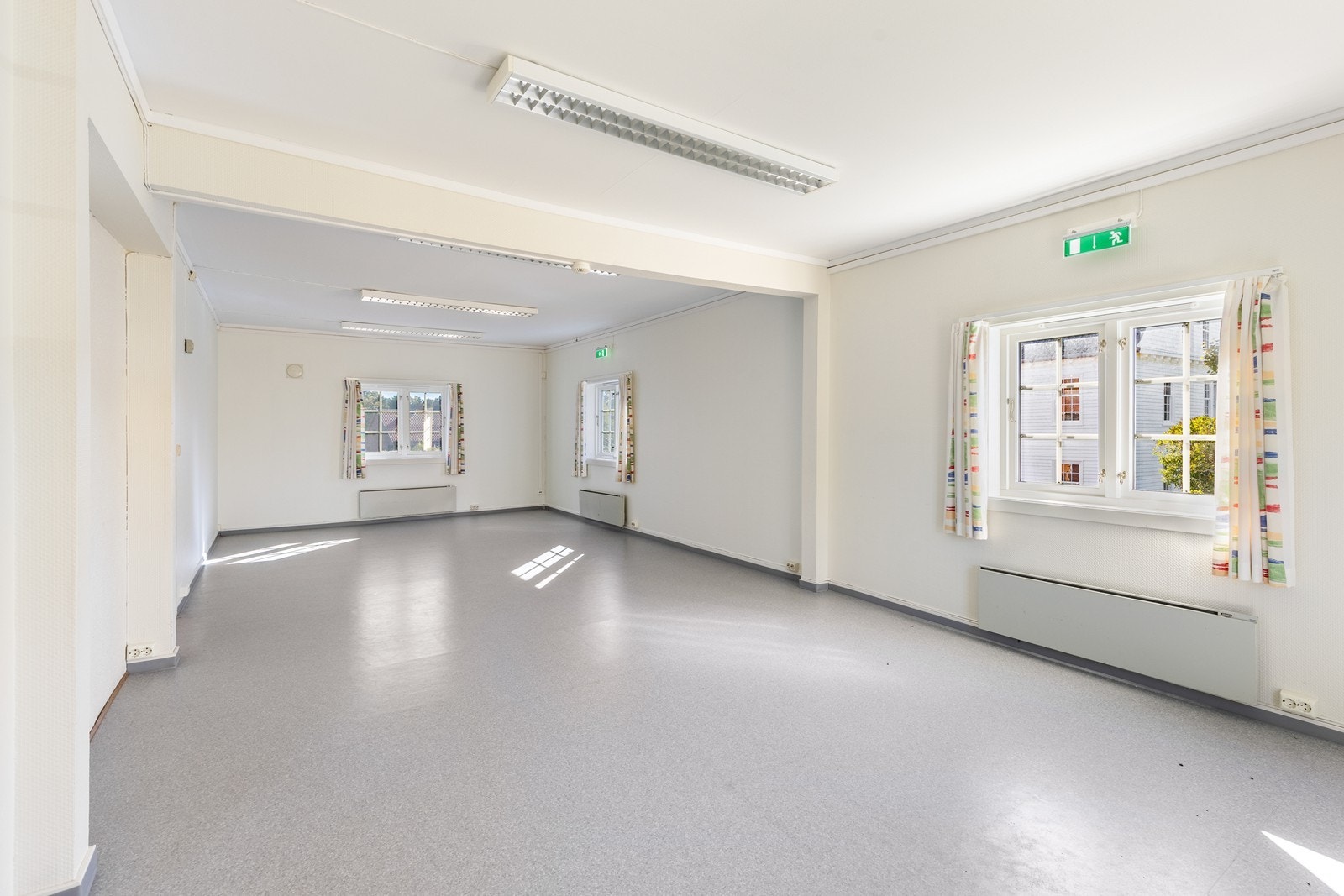 Utleiebygg. Tidligere "låven". Galleribilde