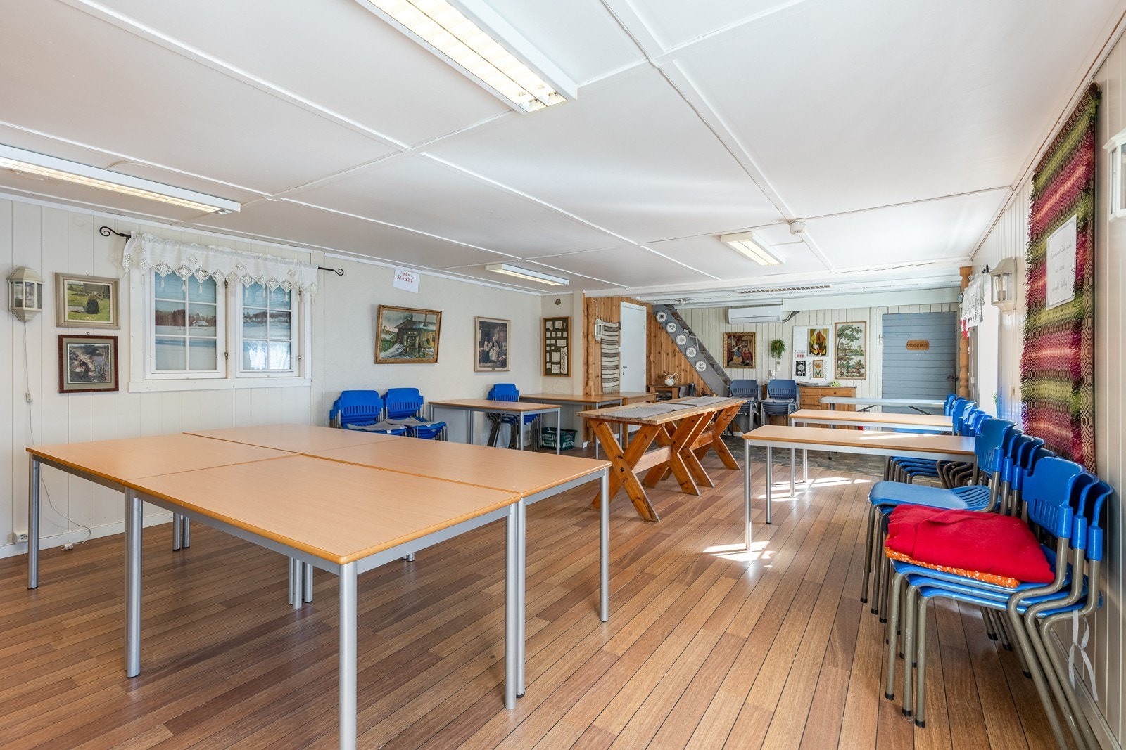 Utleiebygg. Tidligere "låven". Galleribilde