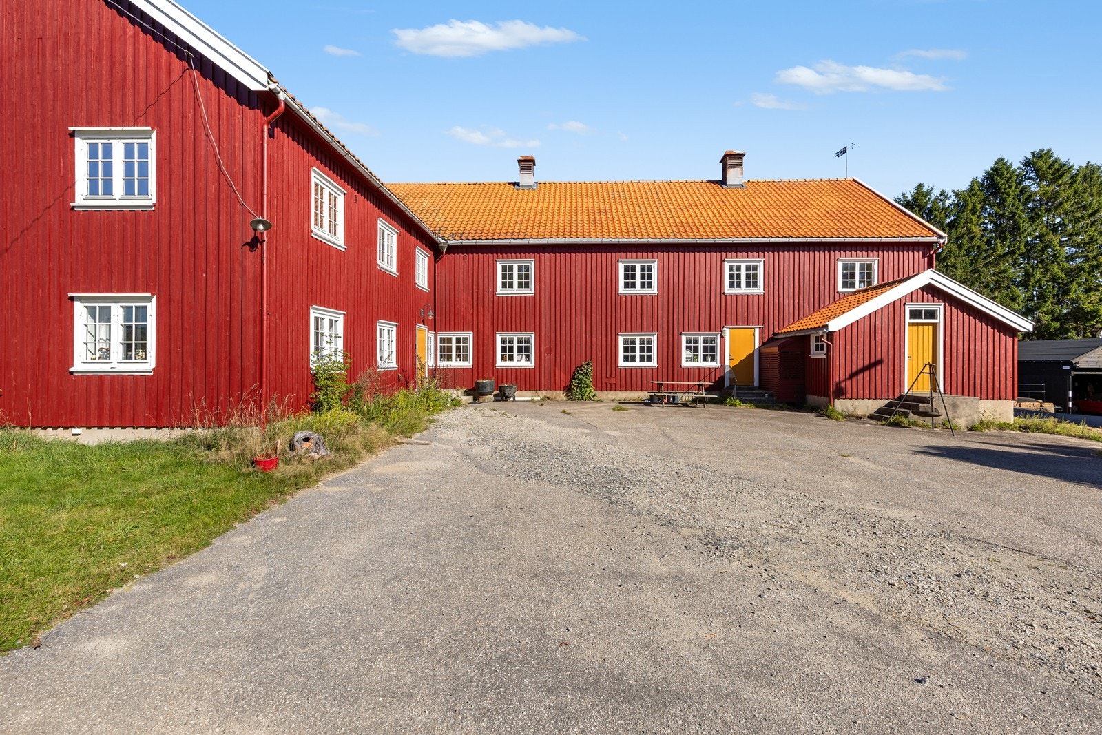 Utleiebygg. Tidligere "låven". Galleribilde