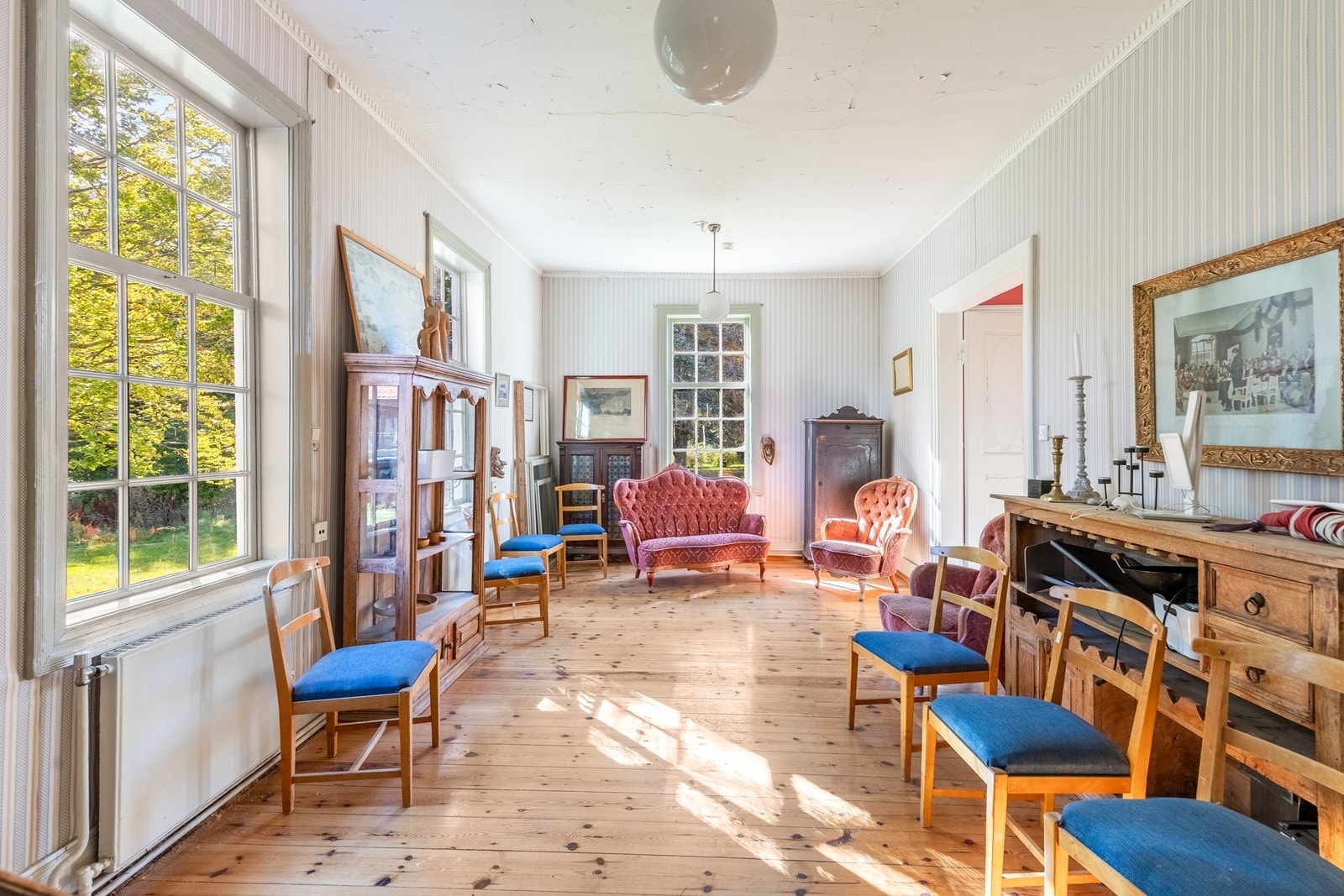 Hovedgården. Galleribilde