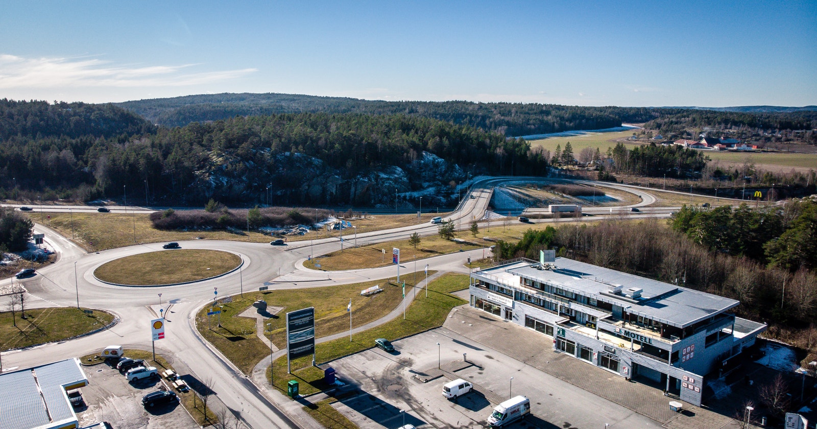 Svært god eksponering mot E6 samt FV118 og for øvrig handelsområdet på Svinesundparken Galleribilde