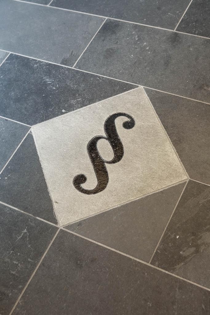 Fliser på gulv Galleribilde