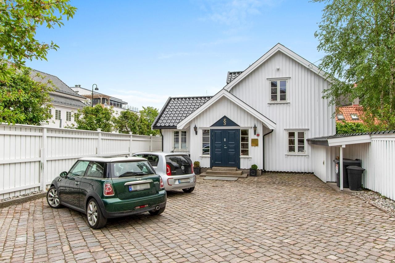 5 parkeingsplasser på egen grunn Galleribilde