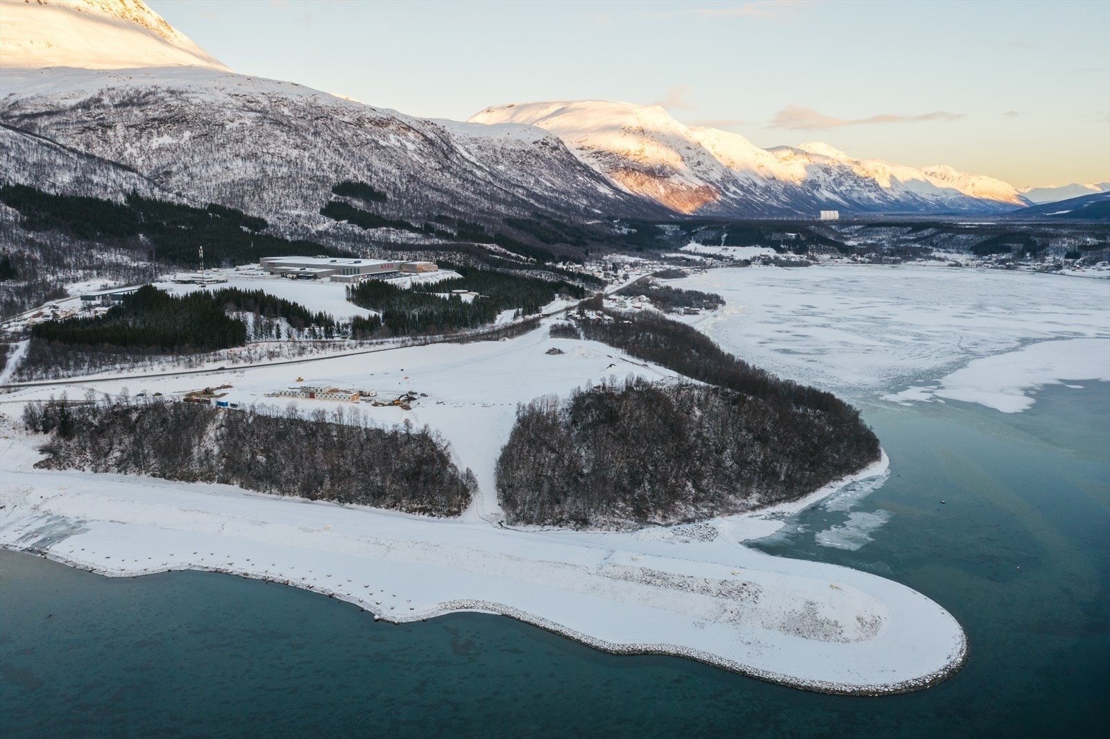 Minken Næringspark ligger rett ved det nye bruhodet til nye E8 Galleribilde