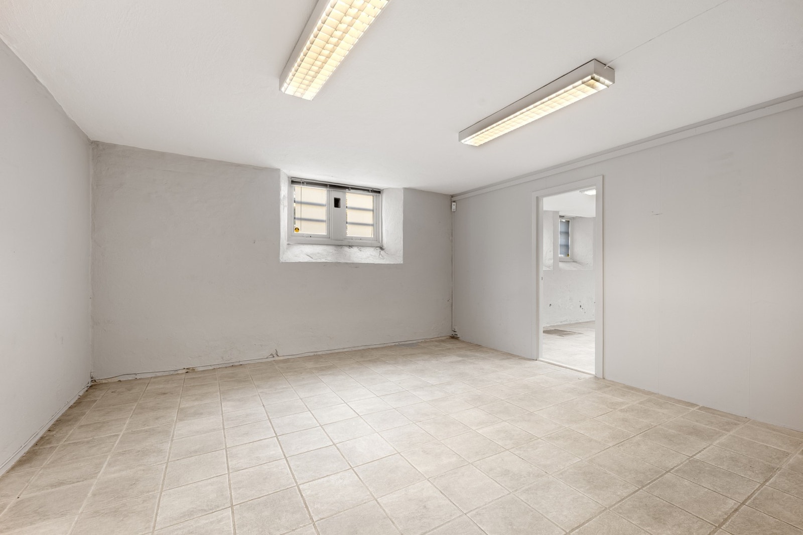 Kjelleren har fått en tg2 på drenering, disse veggene kan forsegles. XXXXXXXX Galleribilde