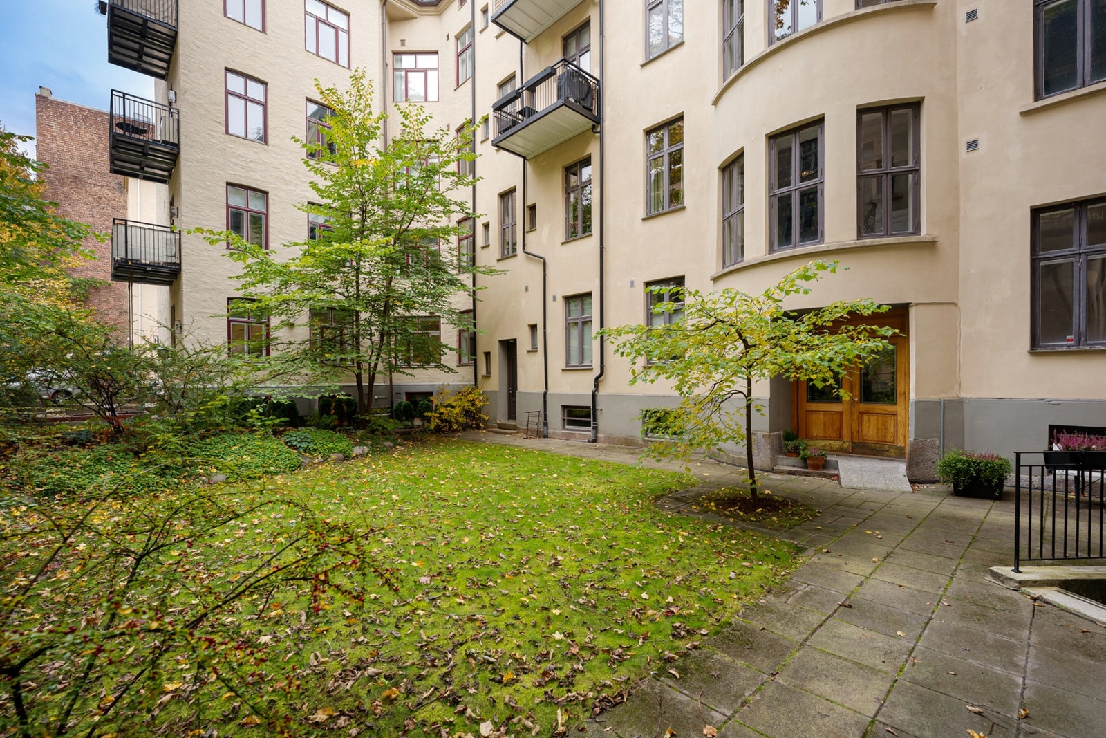 Sameiets bakgård. Galleribilde