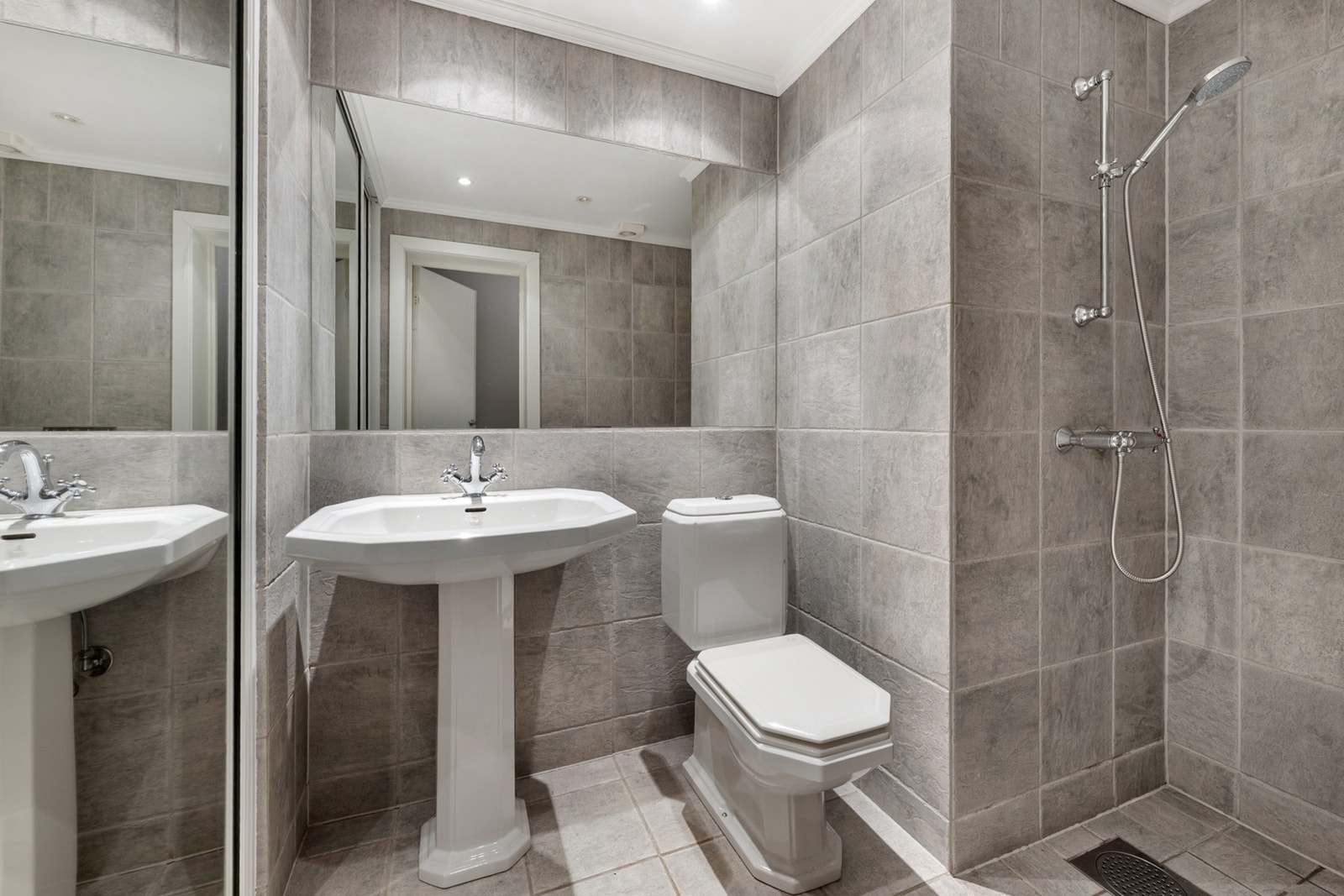 Bad 1. etasje. Galleribilde