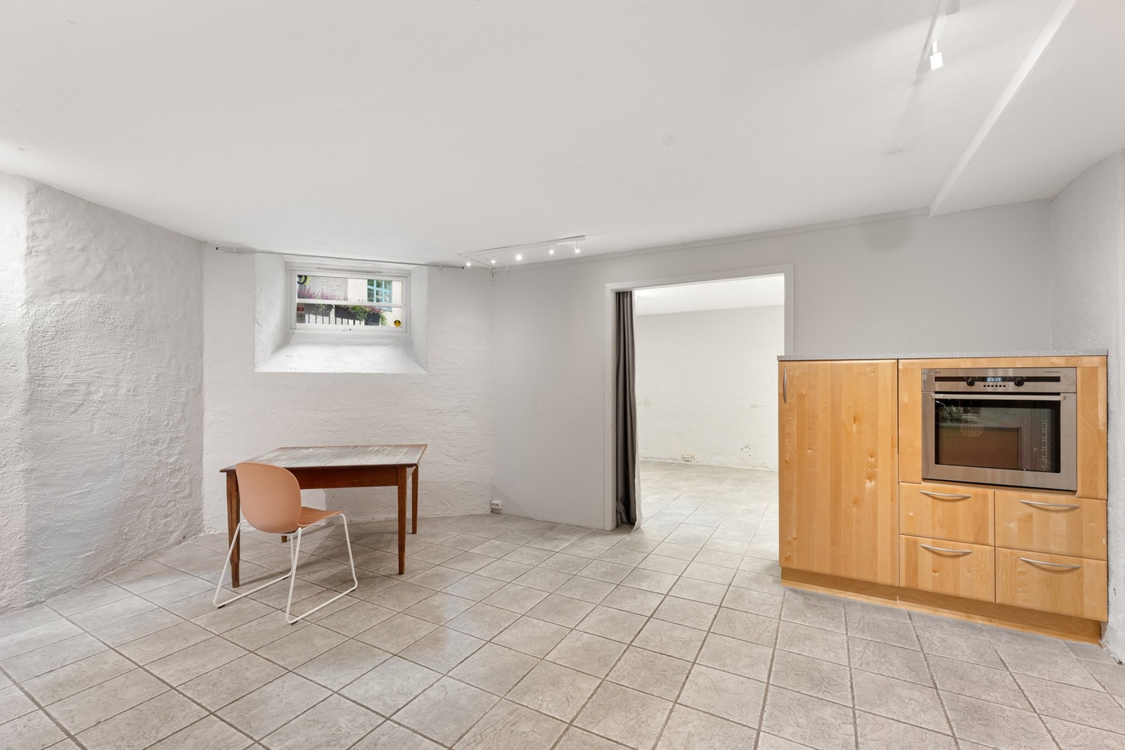 Underetasjen (seksjon nr. 3) er på 130 m². Galleribilde