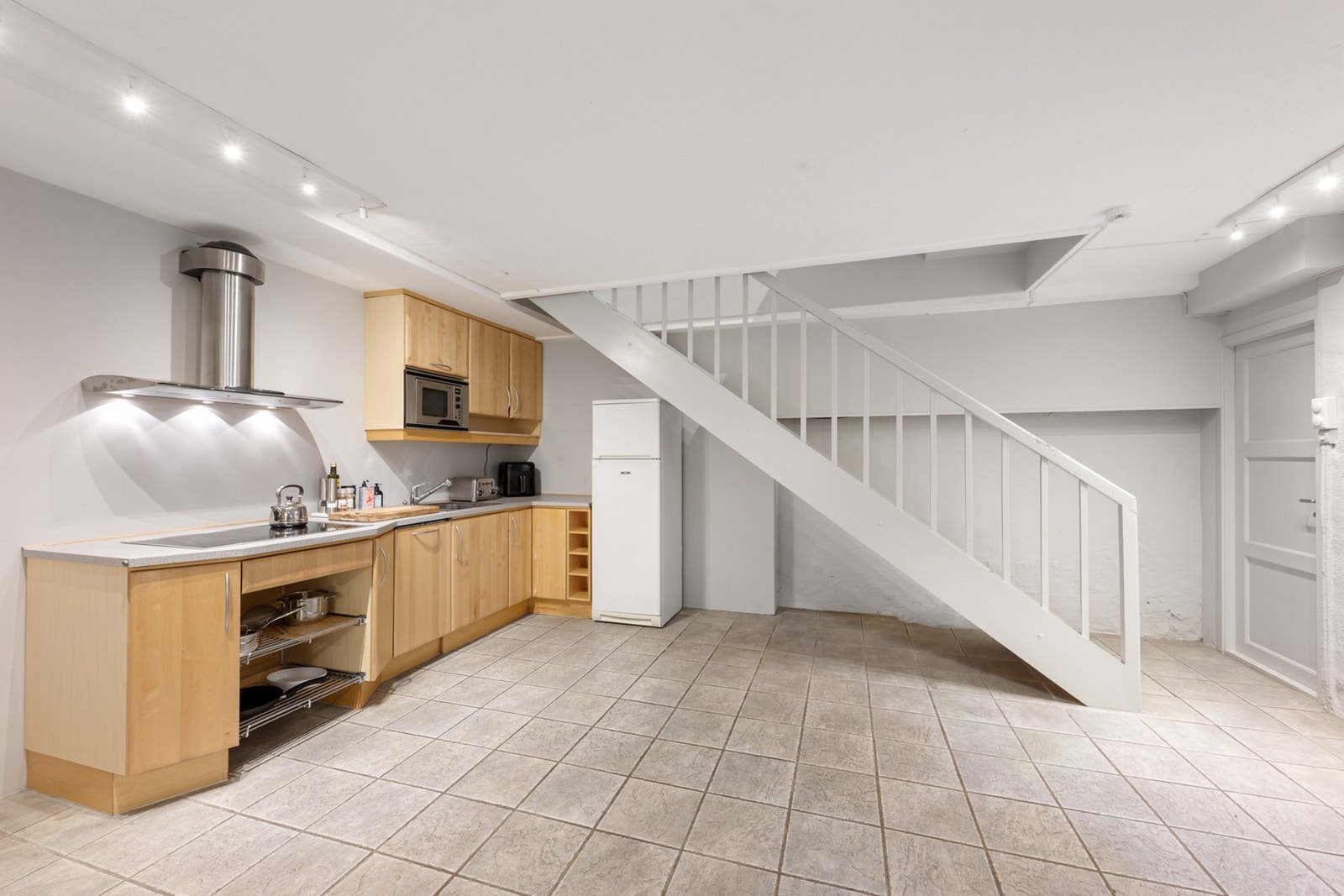 Kjøkken i underetasje. Galleribilde