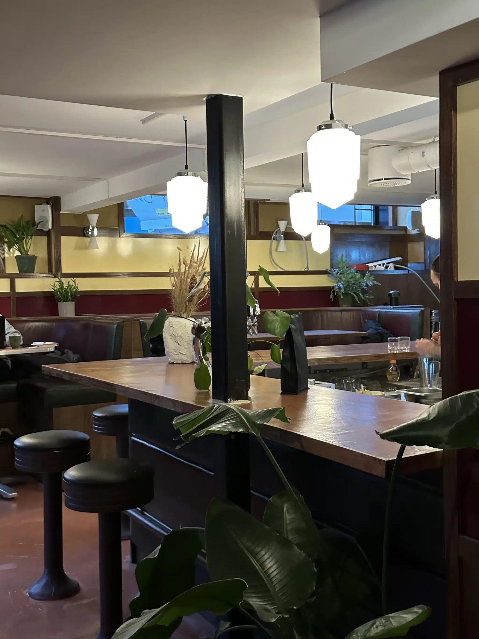 Ta kontakt for å diskutere dine muligheter i attraktive lokaler! Galleribilde