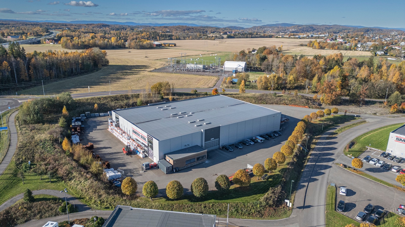 Bygget har fin profilering mot E18 med ÅDT på ca. 27 800 Galleribilde