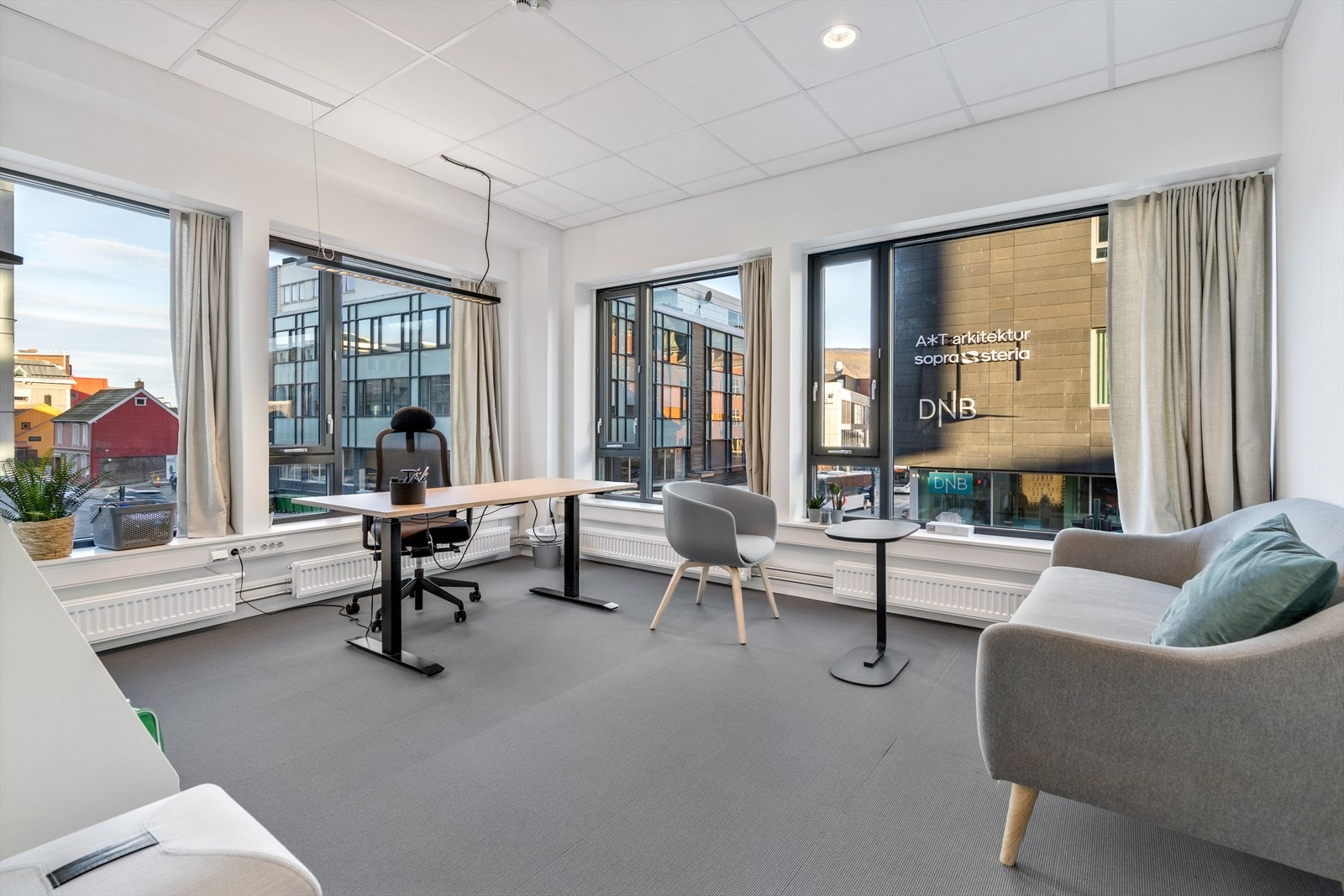 Hjørnekontor med fantastisk utsikt - Grønnegata vs Fr. Langesgate. Galleribilde