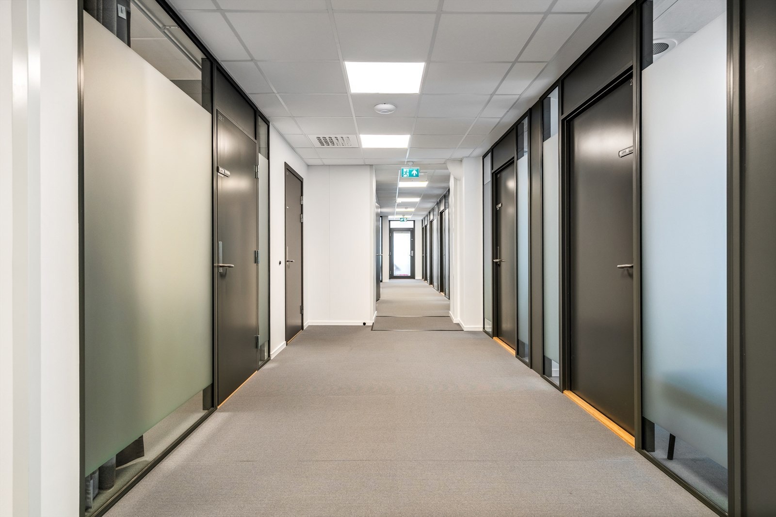 Moderne innredet, kan tilpasses Galleribilde