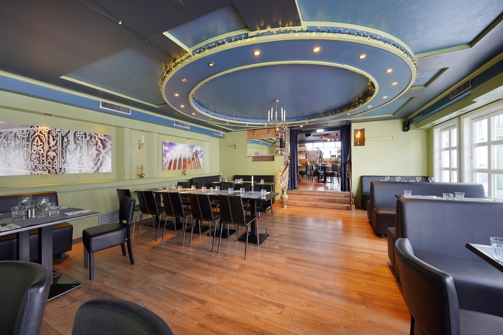 2 etasje restaurant Galleribilde