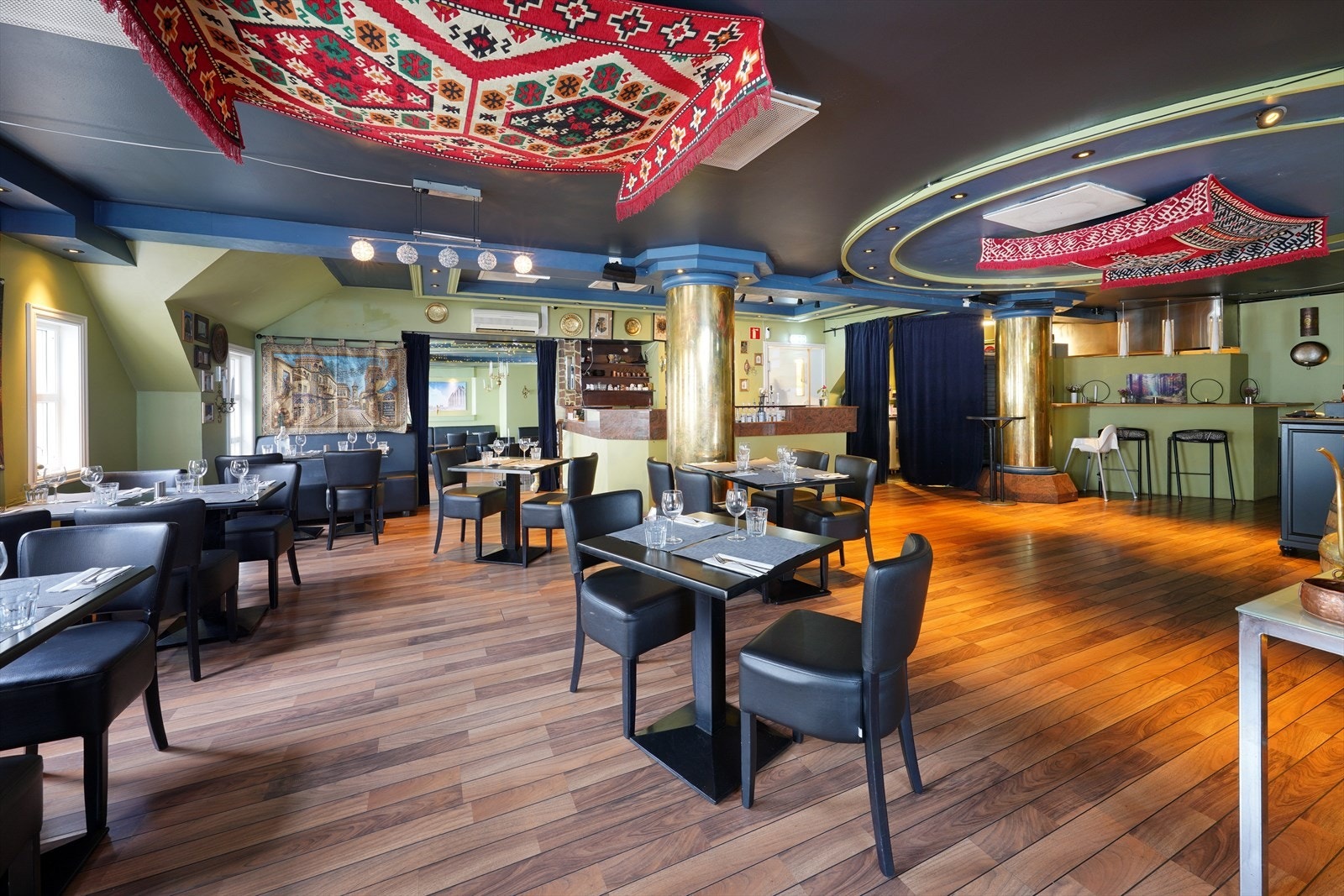 2 etasje restaurant Galleribilde