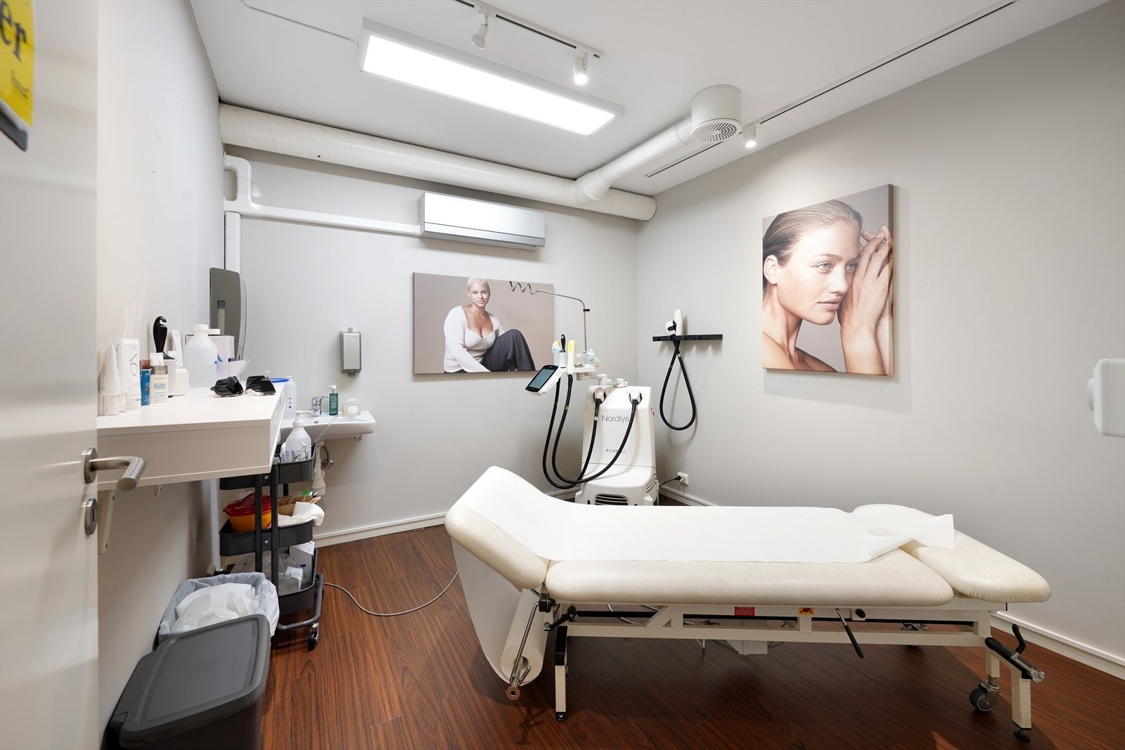 1 etasje behandlingsrom velvære salong Galleribilde