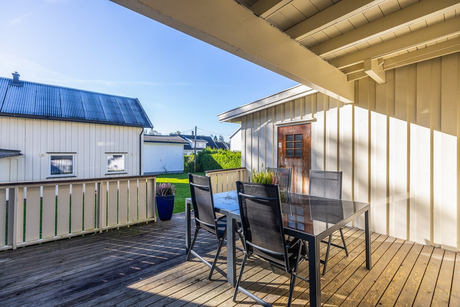 Felles stuer hvor flere har utgang til terrasser og balkong. Galleribilde