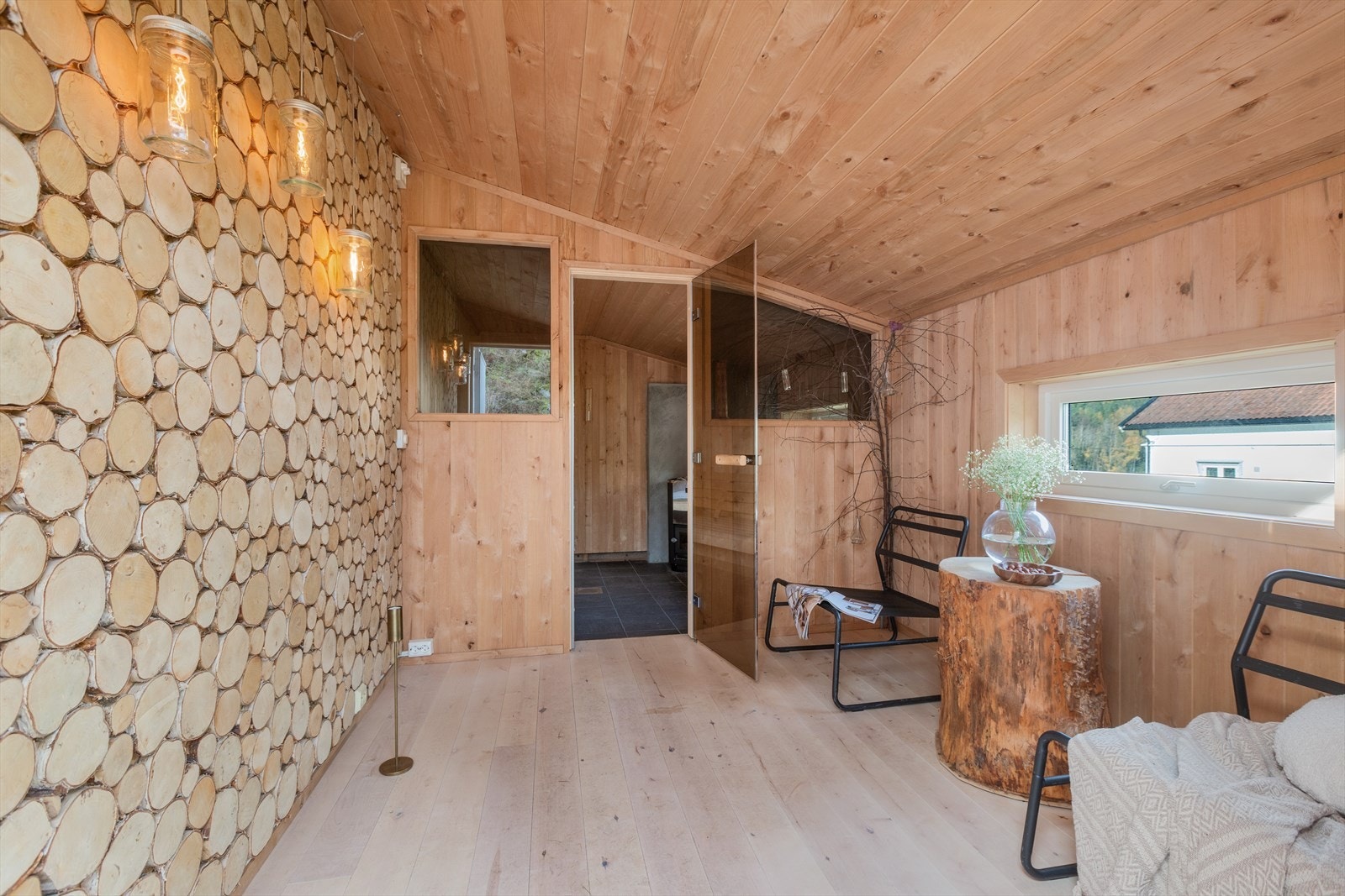 Badstue-hus innvendig Galleribilde