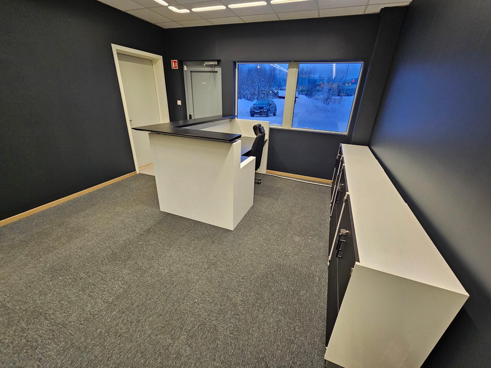 Resepsjon/inngangsparti på kontordelen Galleribilde