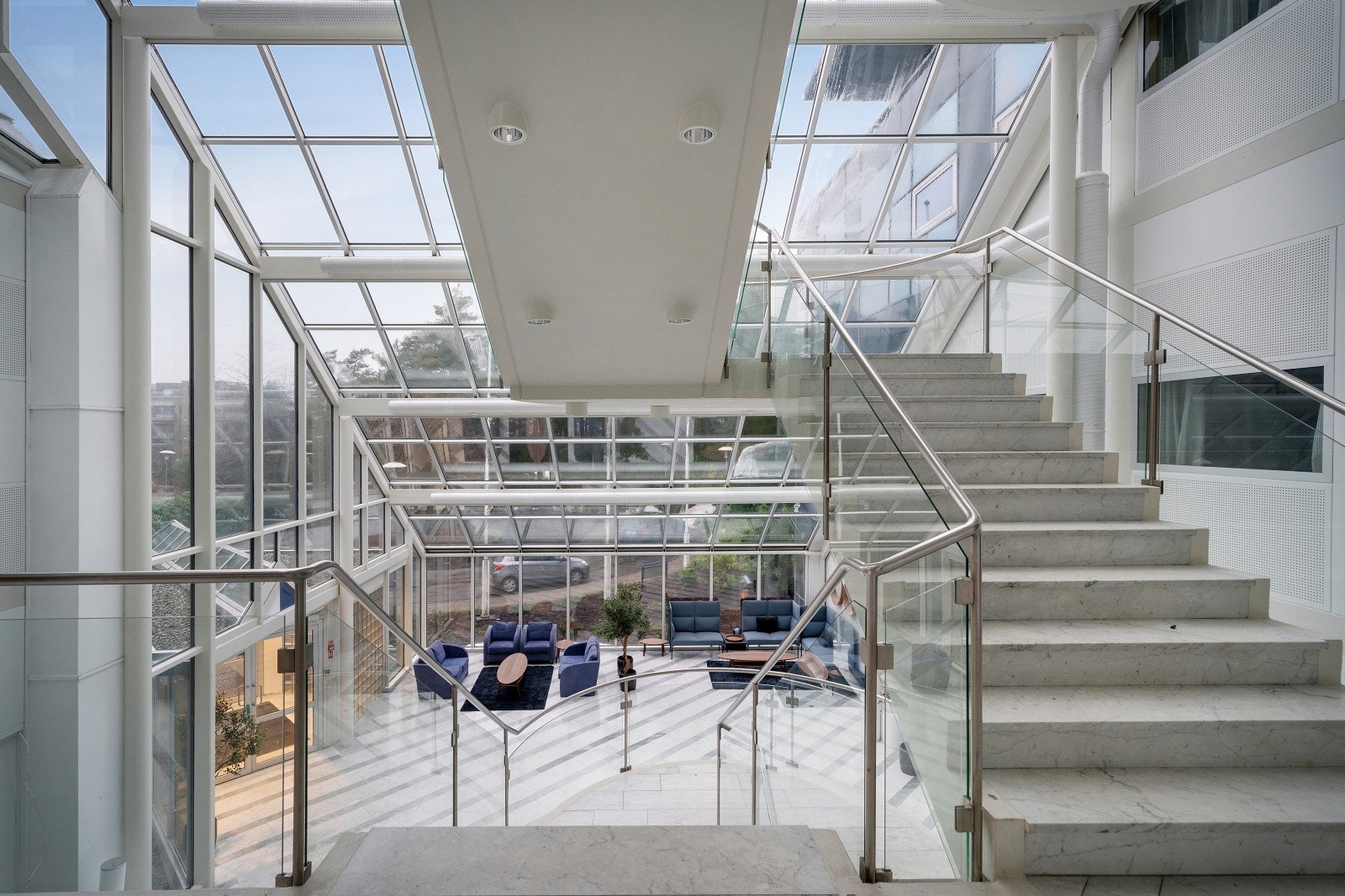 Sandsliåsen 40 er et moderne kontorbygg med fleksible løsninger for store og mellomstore virksomheter. Galleribilde