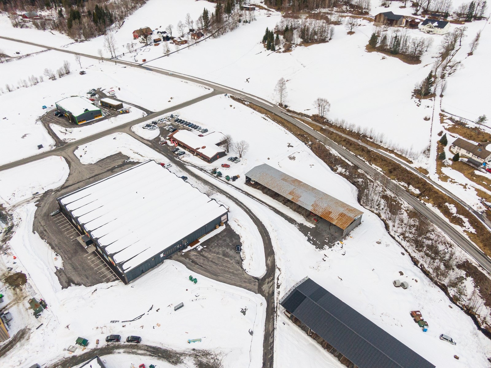 Det er et kundegrunnlag på ca 25 000 personer i en kjøreavstand på ca 30 minutter, samt ca 15 000 hytter i øvre Telemark. Galleribilde