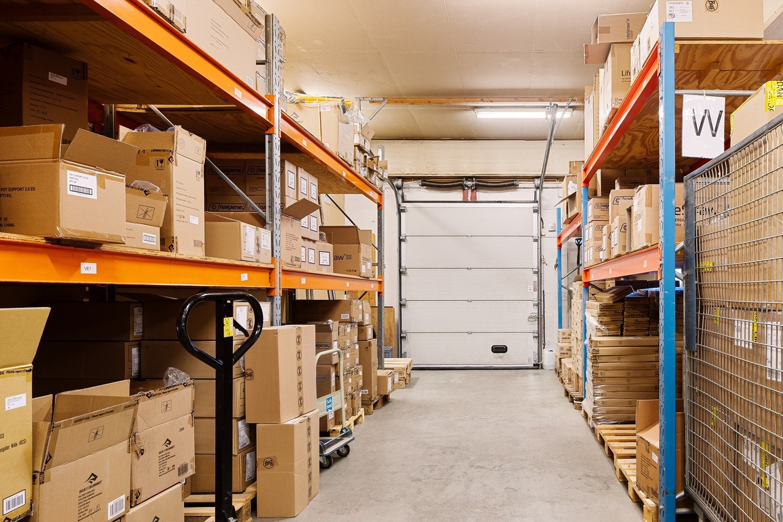 1. etasje lager mot kjøreport Galleribilde