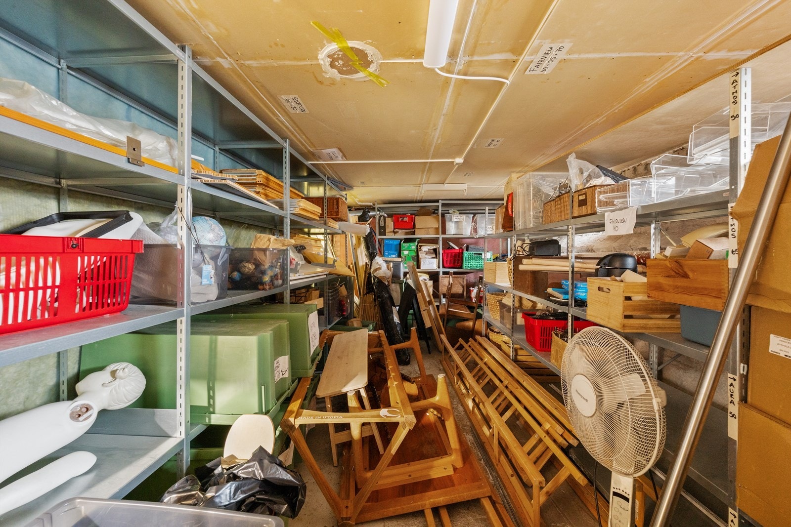 Lager i kjeller Galleribilde