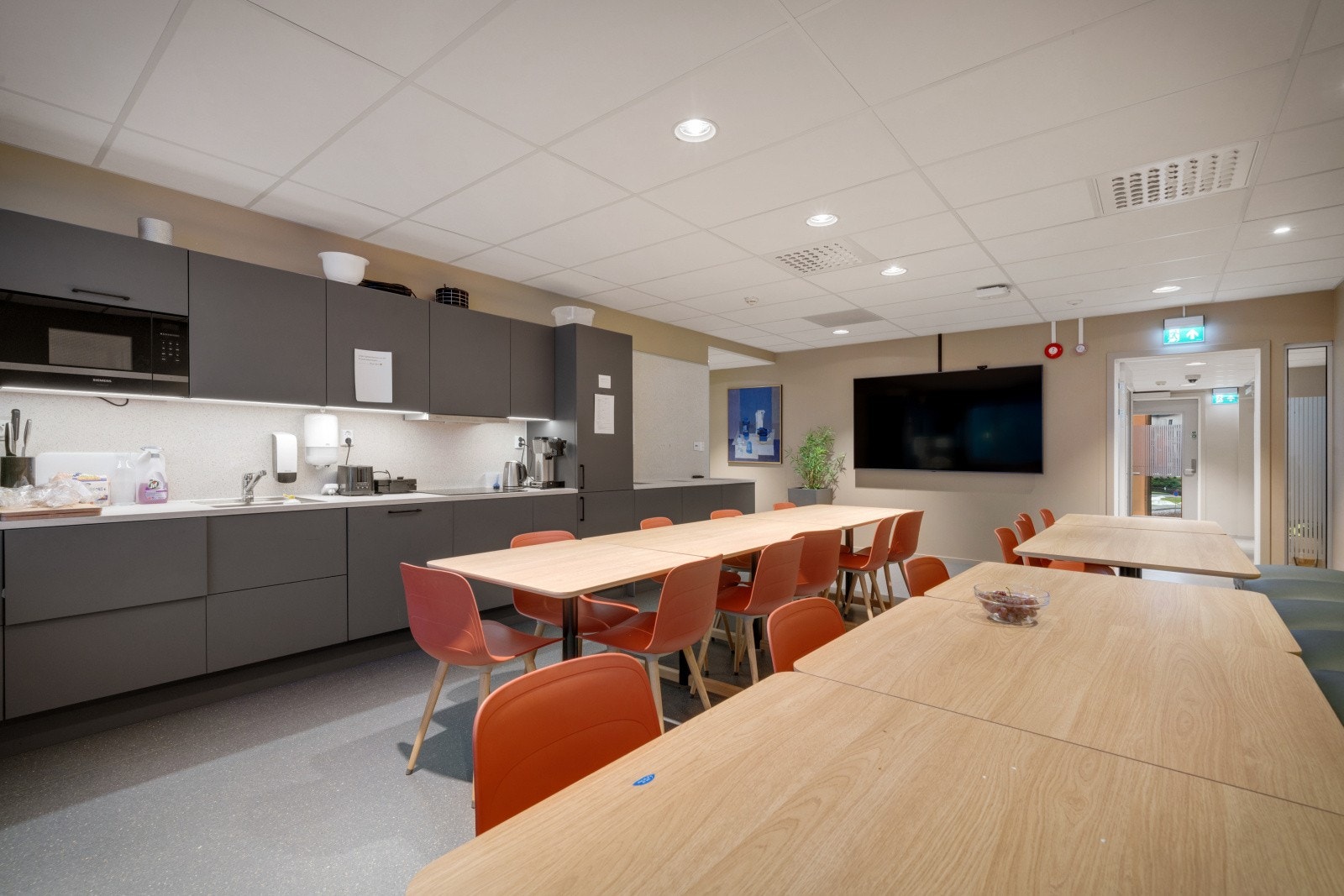 Bilde fra annen leietaker. Gode muligheter for nye leietakere til å påvirke valg av kvalitet og innredningsløsninger Galleribilde