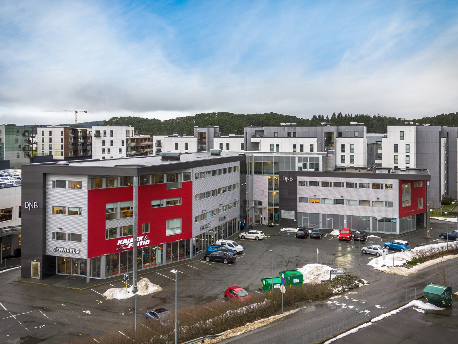 Velkommen til Myrdsalvegen 22 presentert av Susanne Troye i PrivatMegleren Næring Galleribilde