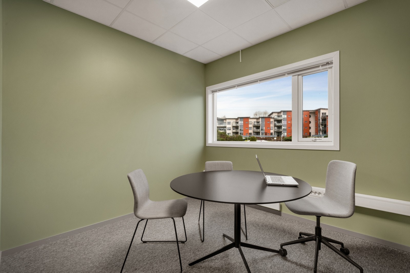 Bilde fra annen leietaker. Gode muligheter for nye leietakere til å påvirke valg av kvalitet og innredningsløsninger Galleribilde