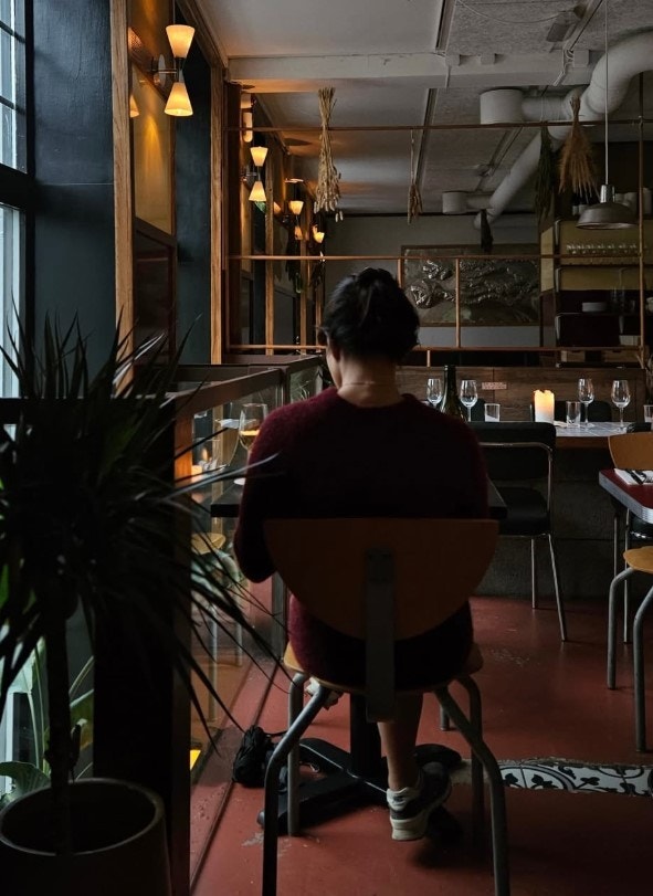 Flott lokale med hundrevis av sitteplasser. Galleribilde