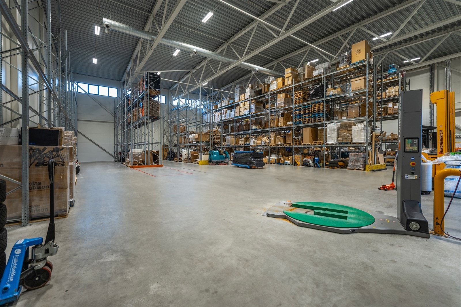 Arealeffektivt og søylefritt høytlager med 10 meters takhøyde. Galleribilde