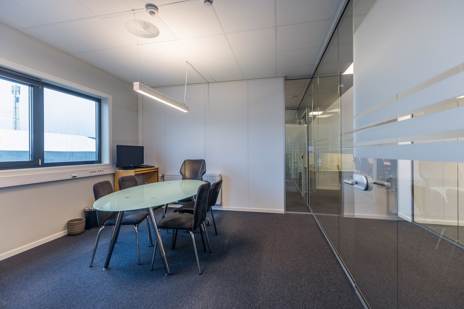 Passer for virksomheter med rundt 10-15 arbeidsplasser. Galleribilde