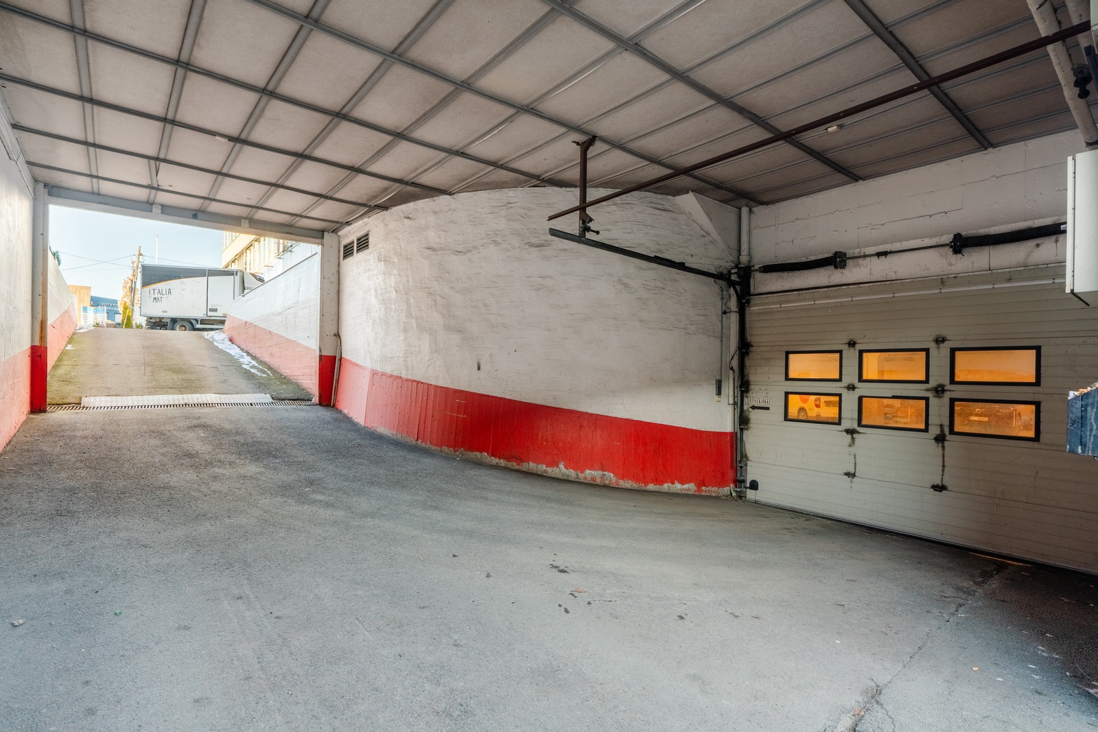 Nedkjøring til u.etg med kjøreport. Galleribilde