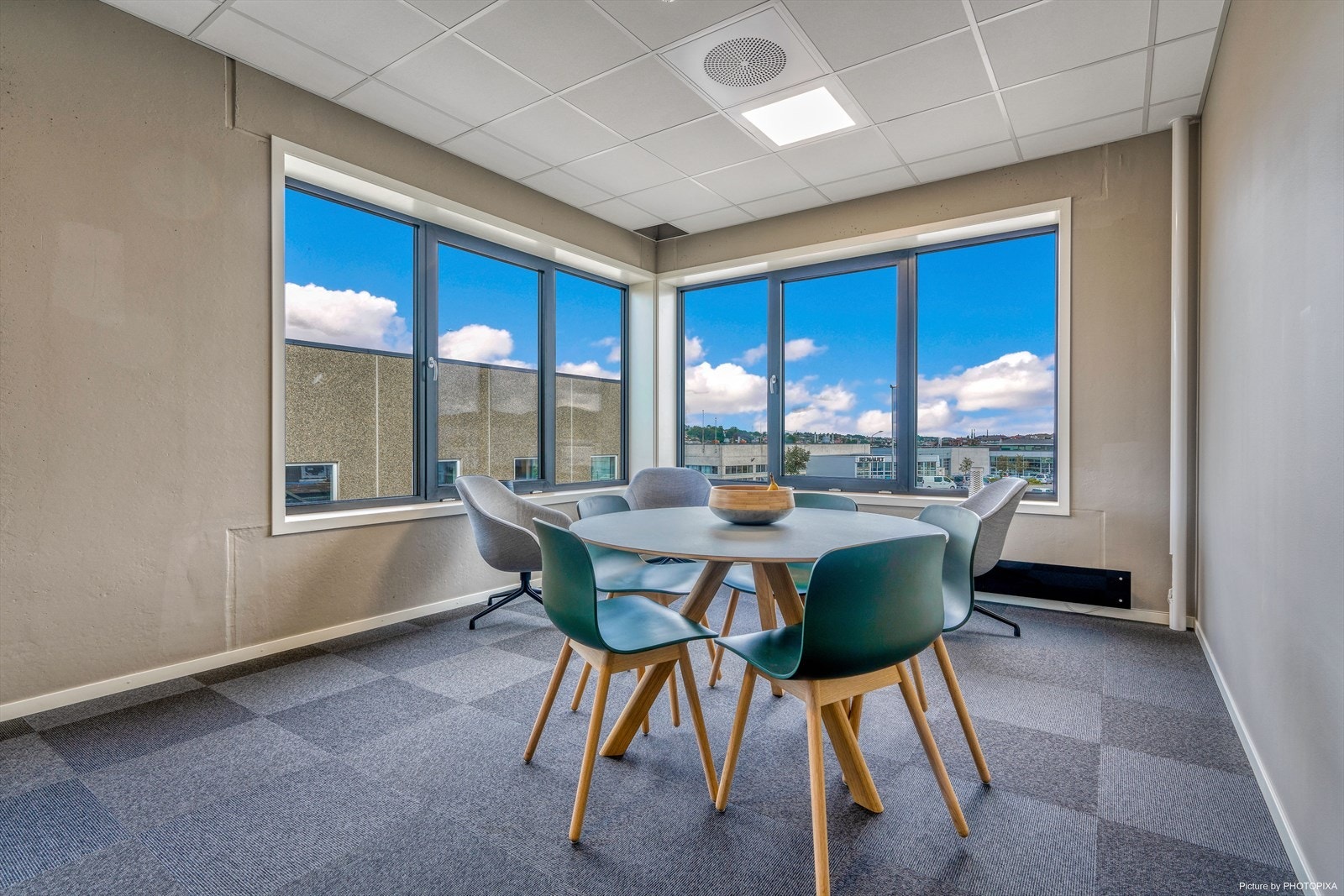 _TKP2449_edit.jpg Galleribilde