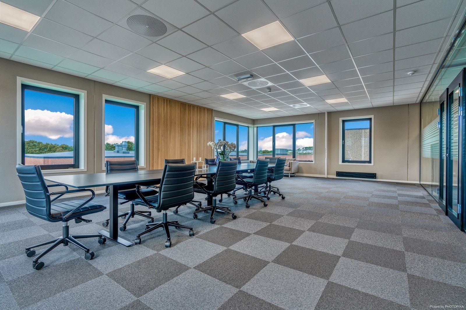 _TKP2387_edit.jpg Galleribilde