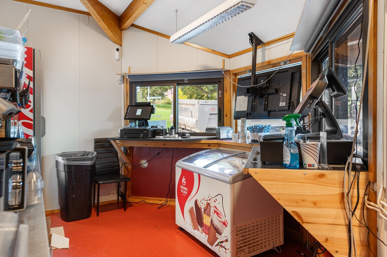 Innredet kiosk og gatekjøkken Galleribilde