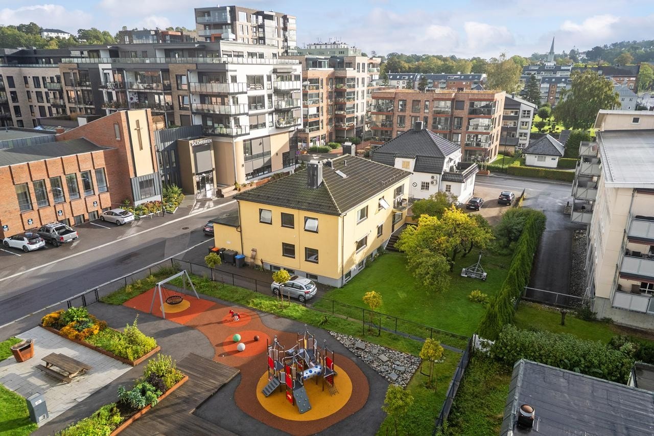 Selveiet tomt på 700 kvm Galleribilde