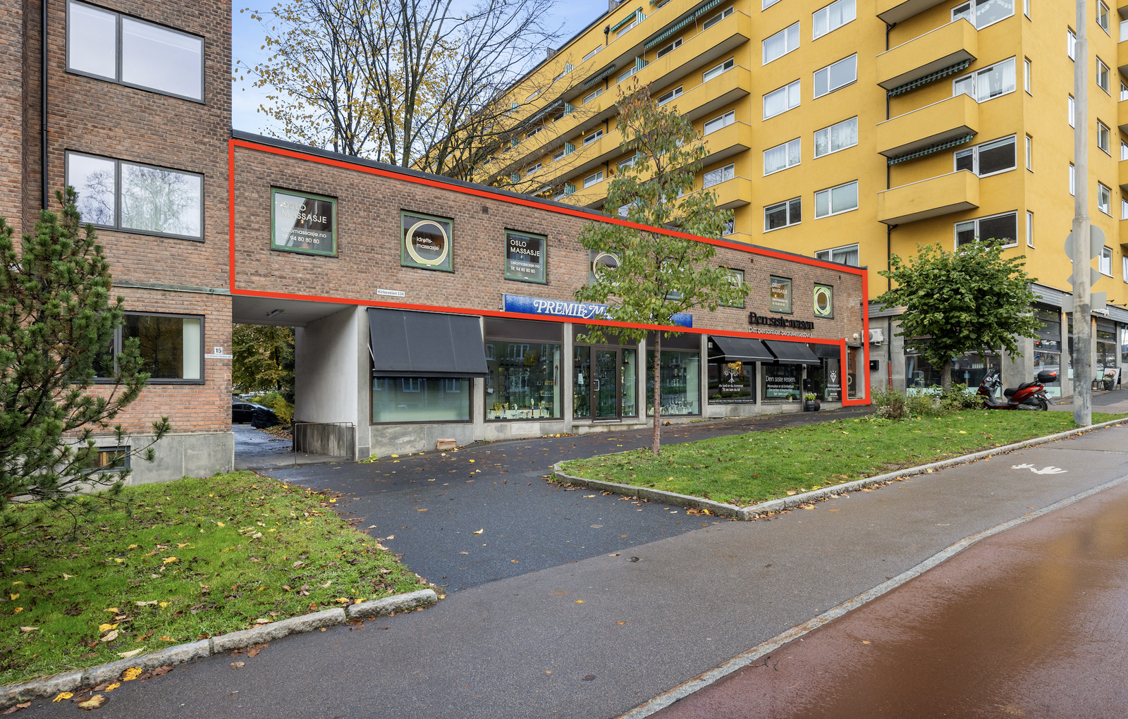 Lokalet i rødt. Galleribilde