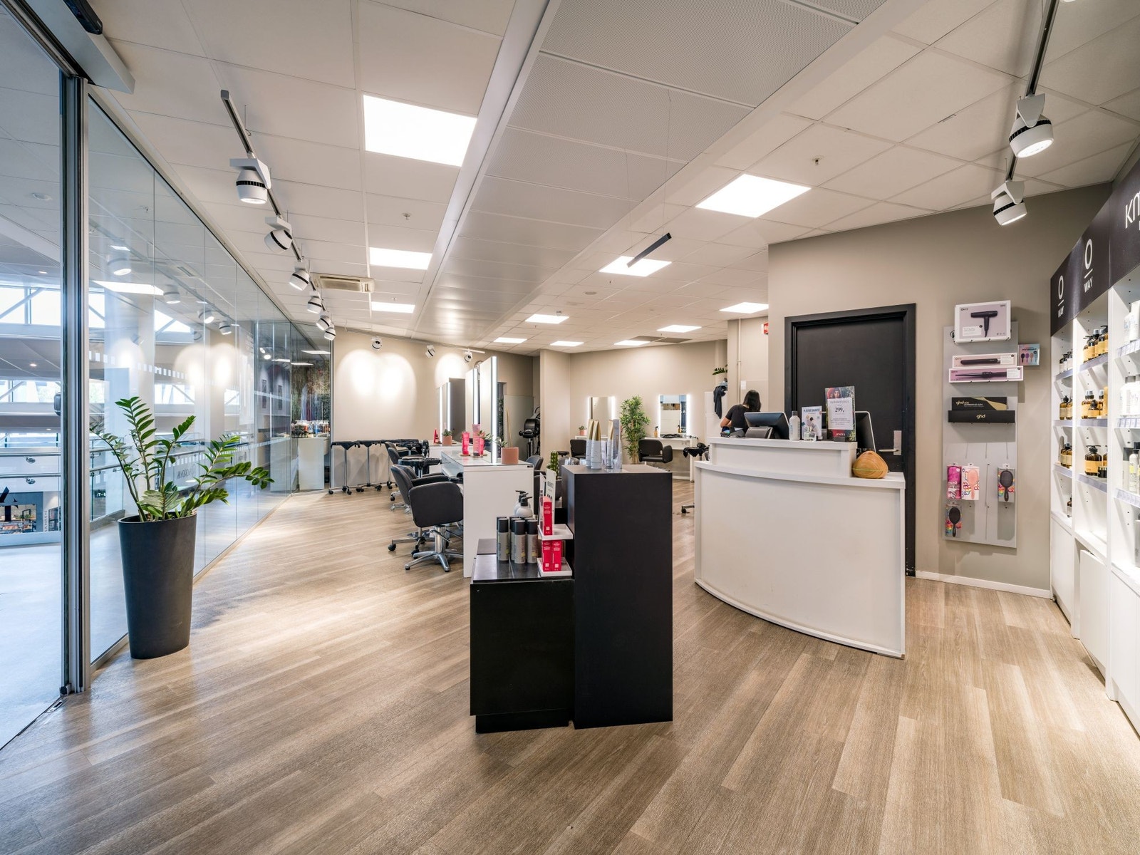 Et lyst og trivelig lokale med stort potensial – ideelt for deg som ønsker å etablere deg i attraktive Nydalen. Galleribilde