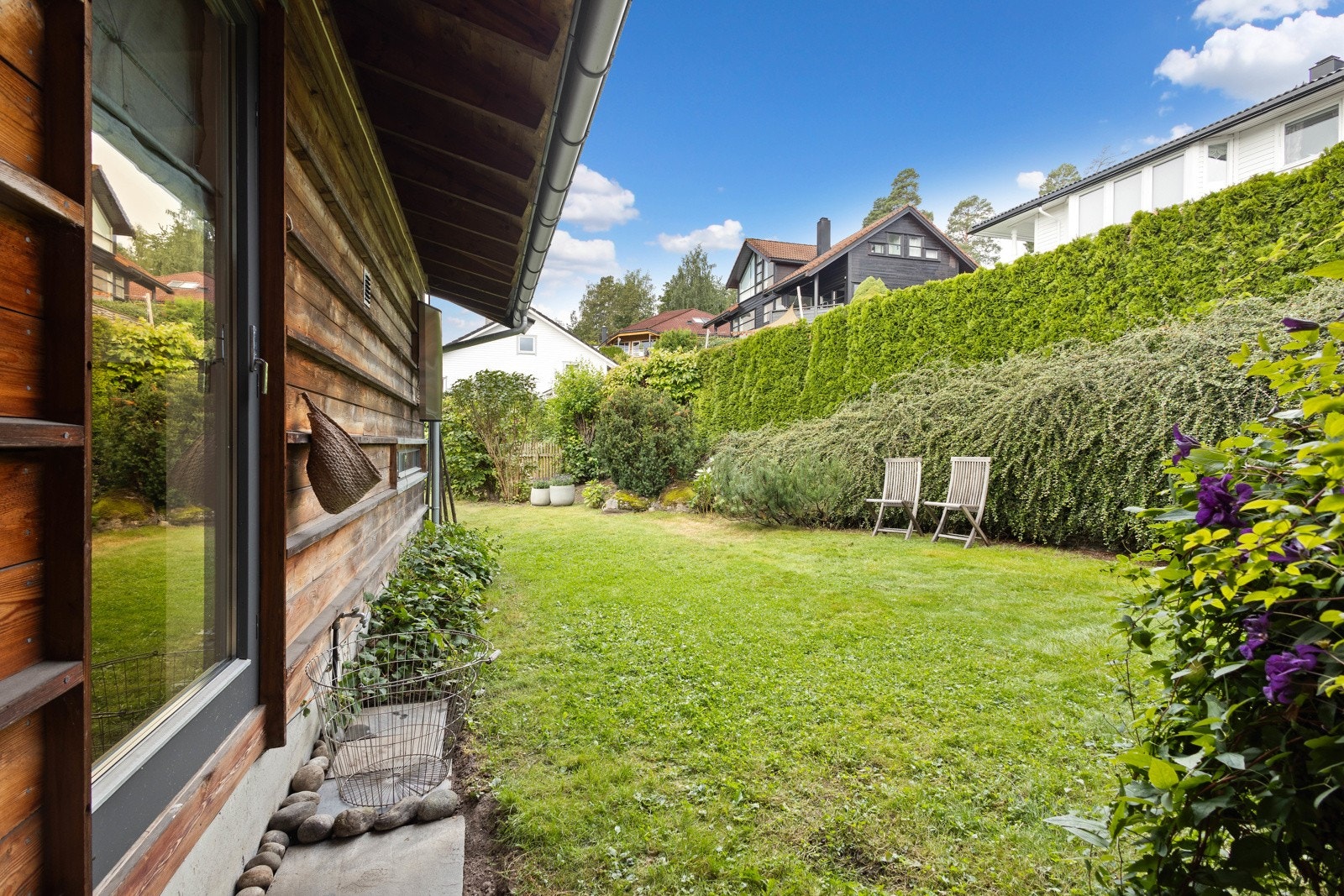 Utgang til hagen fra kjøkkenet Galleribilde