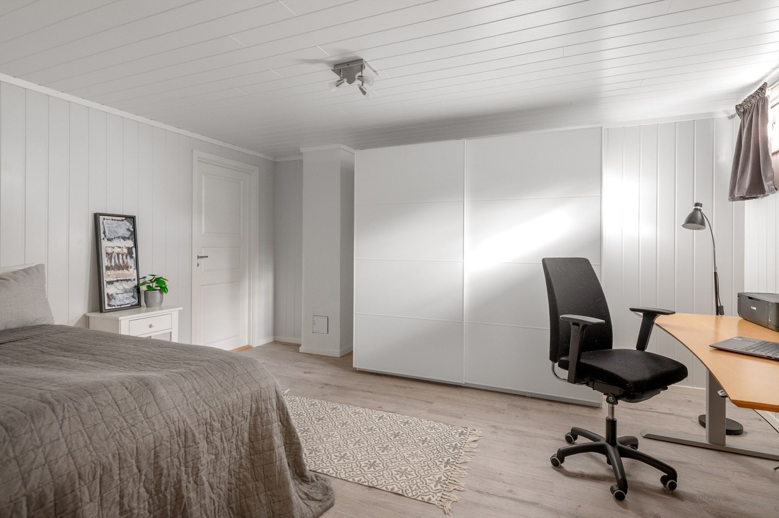 Hobbyrom i underetasje. Galleribilde