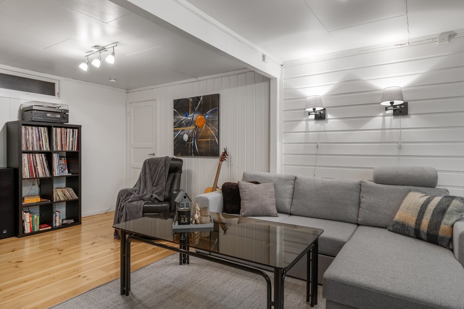 Lyst og nøytralt fargevalg. Galleribilde