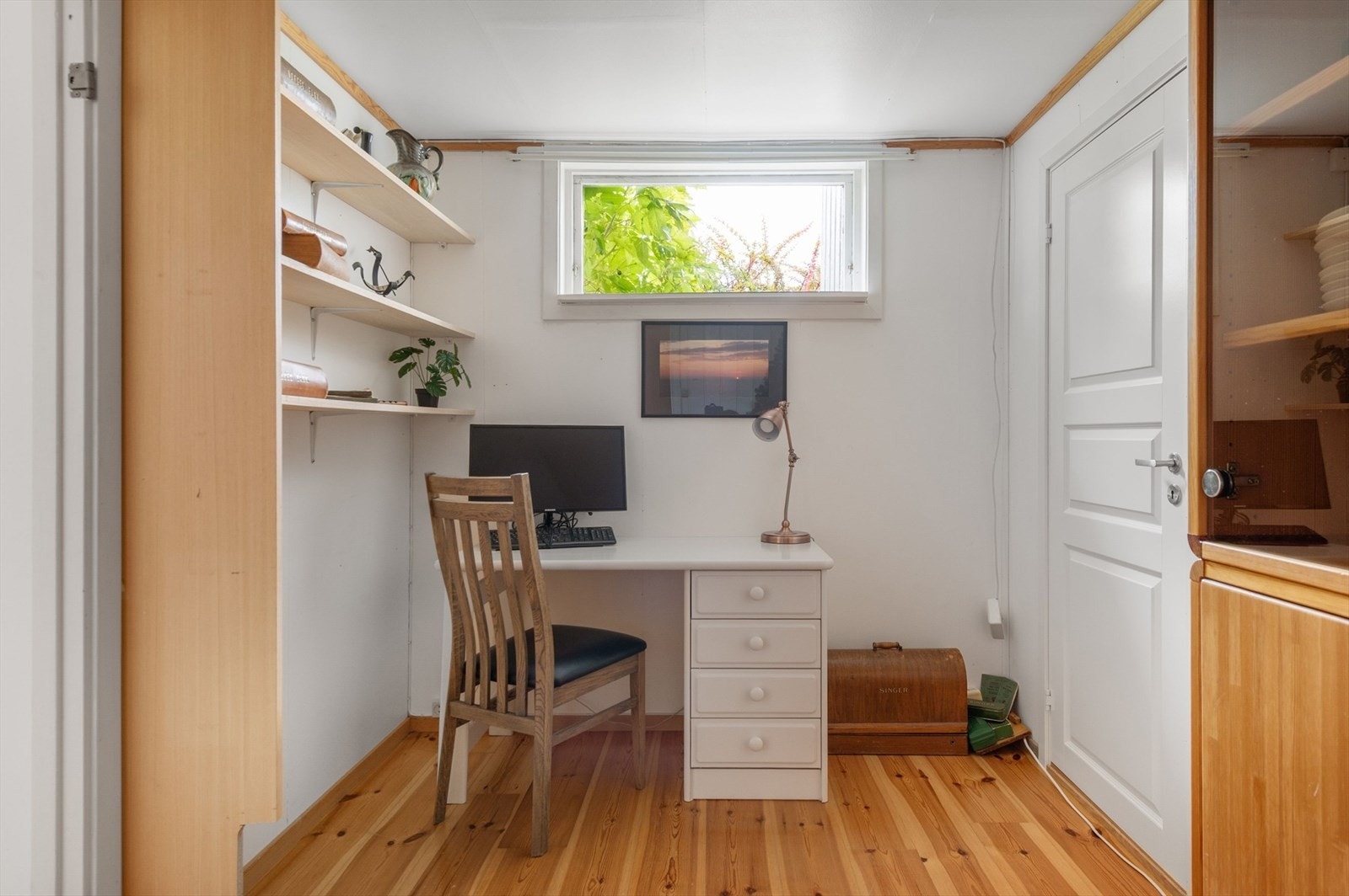 Kontor/soverom i underetasje. Galleribilde