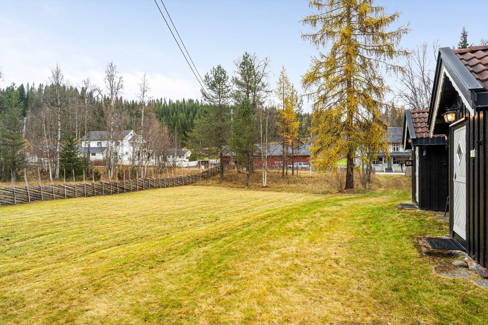 Spåtintoppen er området høyeste topp og ligger på 1414 moh. Det er også fine tur- og skimuligheter ellers i Torpa Galleribilde