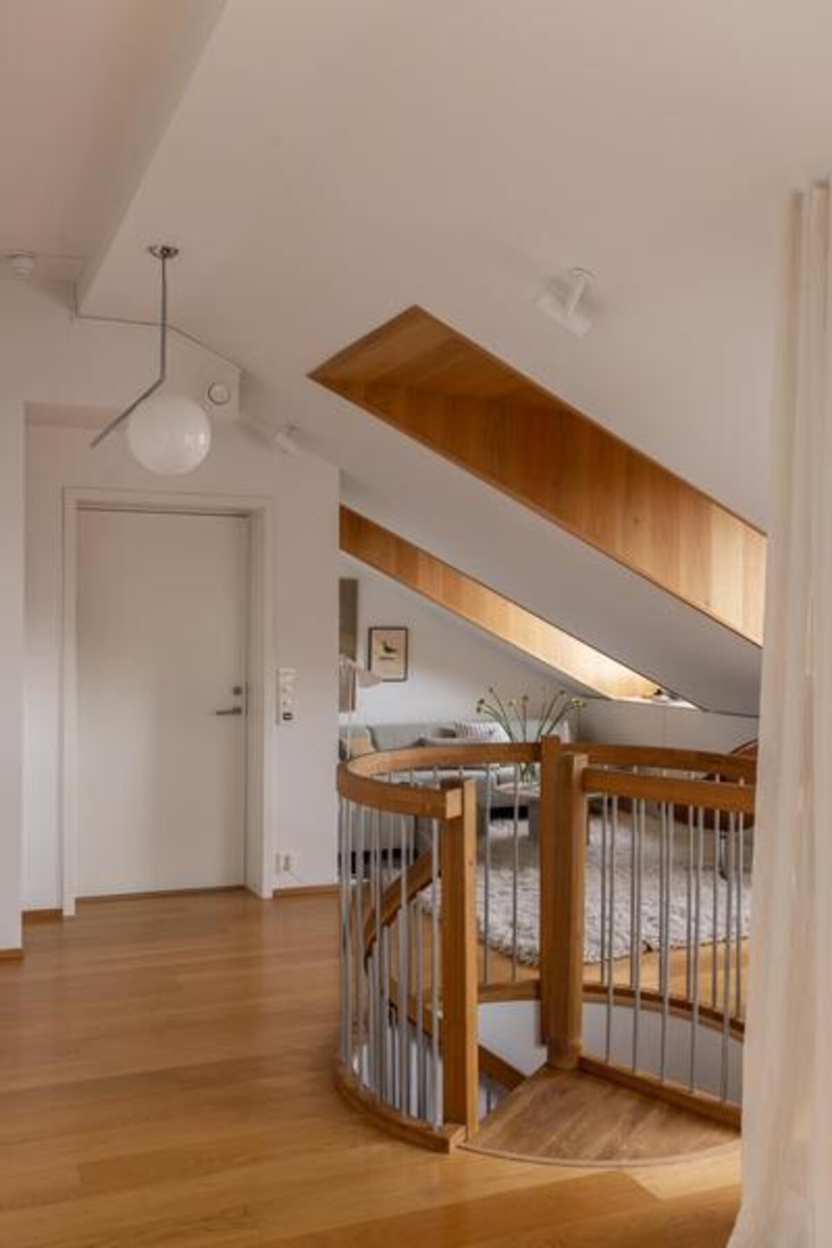 Fra trappen ned mot 6 etasje. Galleribilde