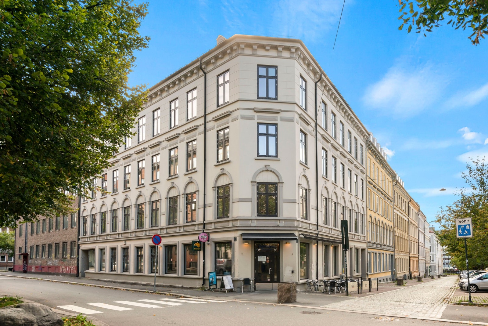 Klassisk, sjarmerende, bygårdsbebyggelse fra 1890-tallet. Galleribilde