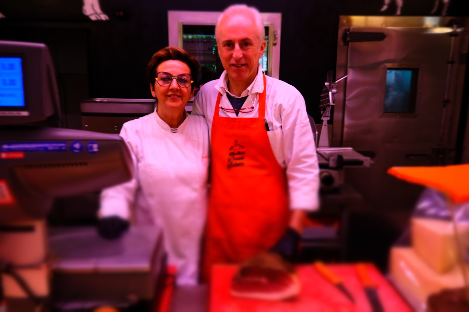 Det er de lokale menneskene som skaper den gode energien i Lari Galleribilde