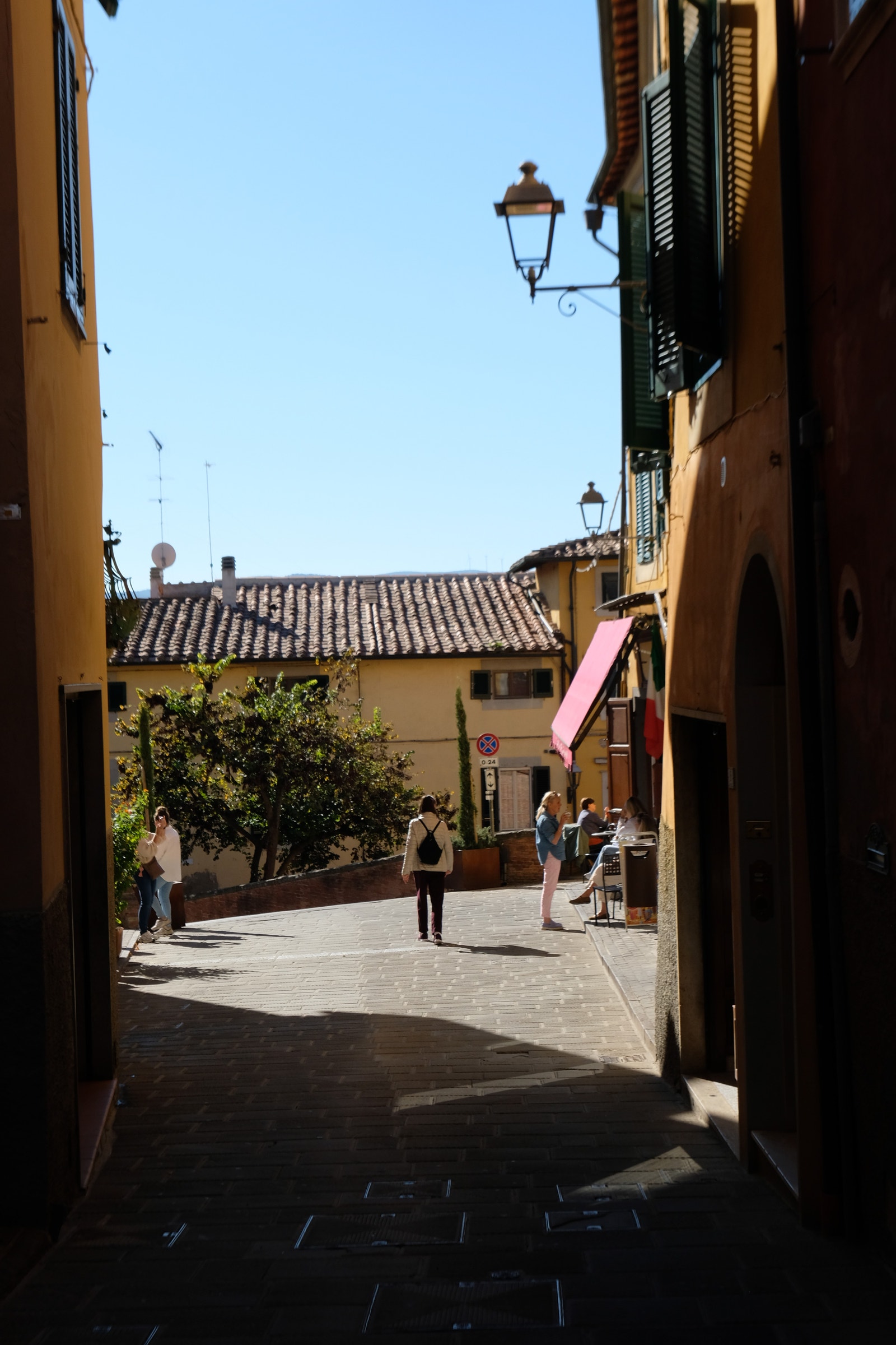 Lari i slutten av oktober 2025 Galleribilde