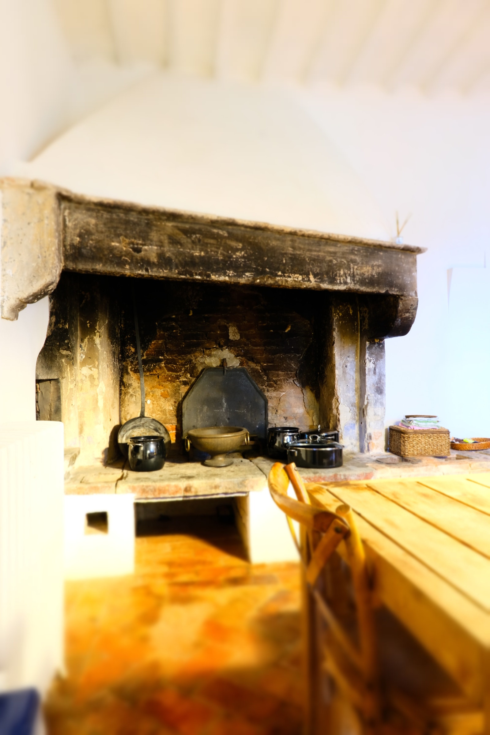 Terrengetasjen (1 etasje) Peis og pizzaovn. Galleribilde